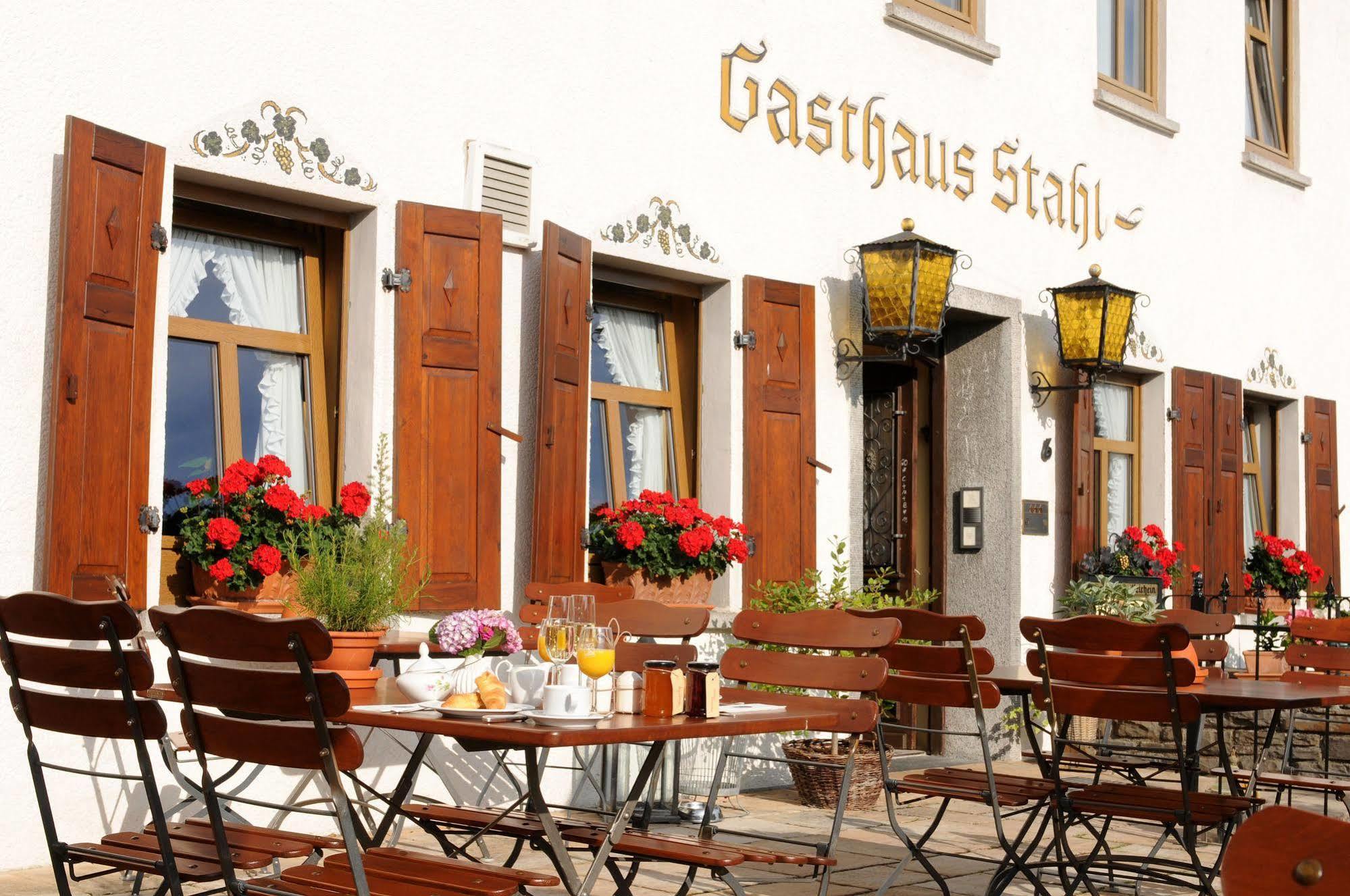 Gasthaus Weingut Stahl Oberwesel Exterior foto